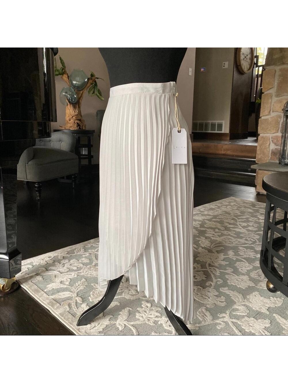 Leith Gray Pleated Asymmetrical Midi Skirt Size S NWT - Picture 4 of 6